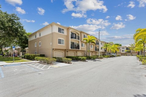 Copropriété à vendre à Royal Palm Beach, Floride: 2 chambres, 111.48 m2 № 1168565 - photo 1