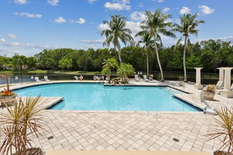 Condo in Royal Palm Beach, Florida, 2 bedrooms  № 1168565 - photo 14