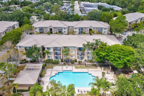 Condo in Royal Palm Beach, Florida, 2 bedrooms  № 1168565 - photo 12