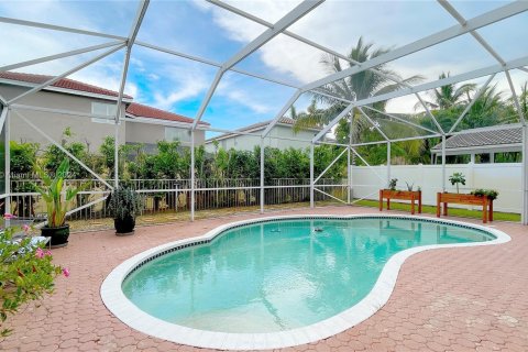 Villa ou maison à vendre à Pembroke Pines, Floride: 6 chambres, 359.53 m2 № 1269581 - photo 5