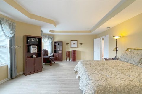 Villa ou maison à vendre à Pembroke Pines, Floride: 6 chambres, 359.53 m2 № 1269581 - photo 20