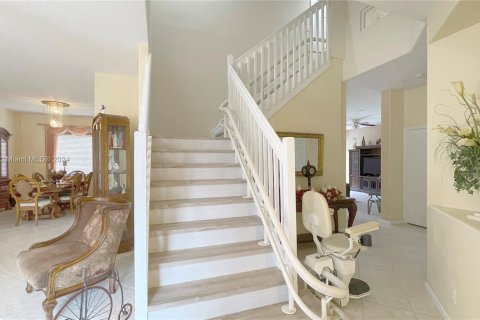 Villa ou maison à vendre à Pembroke Pines, Floride: 6 chambres, 359.53 m2 № 1269581 - photo 11