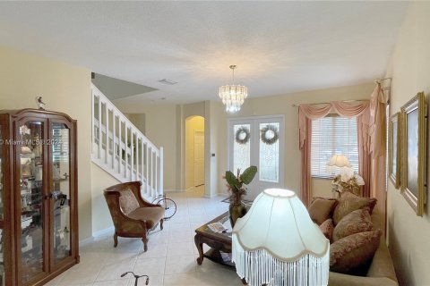 Villa ou maison à vendre à Pembroke Pines, Floride: 6 chambres, 359.53 m2 № 1269581 - photo 8