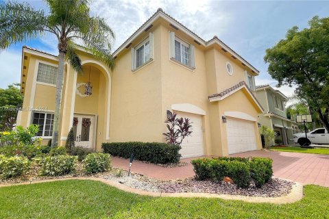 Villa ou maison à vendre à Pembroke Pines, Floride: 6 chambres, 359.53 m2 № 1269581 - photo 1