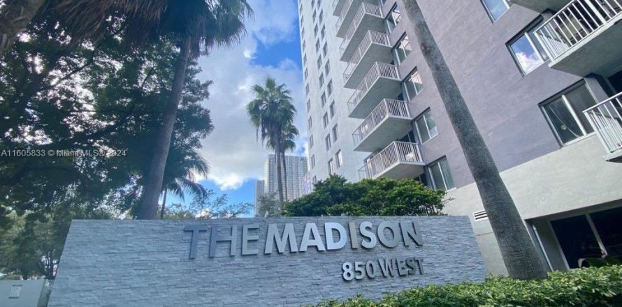 Condo in Miami, Florida, 2 bedrooms  № 1269582