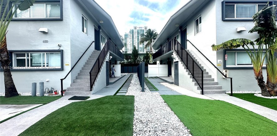 Immobilier commercial à Miami Beach, Floride 391.4 m2 № 980820