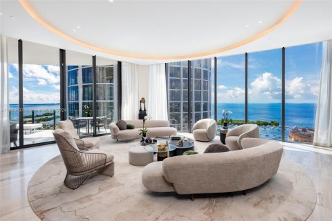 Condo in Miami, Florida, 5 bedrooms  № 1385768 - photo 4