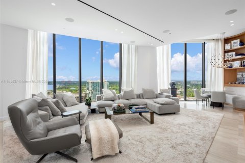 Condo in Miami, Florida, 5 bedrooms  № 1385768 - photo 13