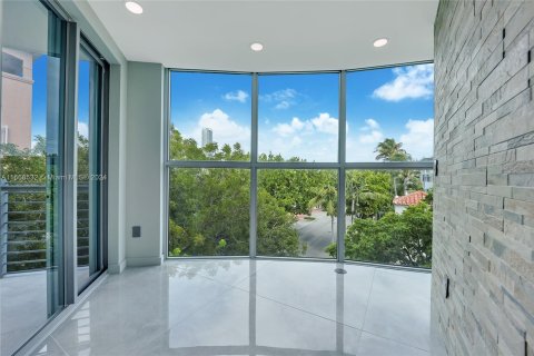 Copropriété à vendre à Miami Beach, Floride: 2 chambres, 111.11 m2 № 1385767 - photo 7