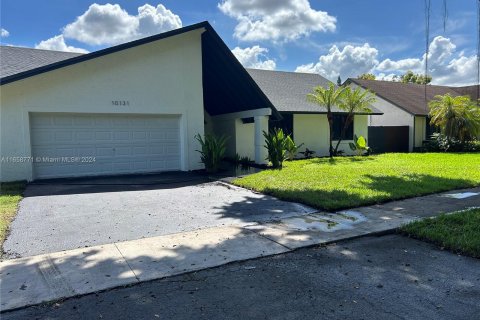 House in Miami, Florida 3 bedrooms, 157.47 sq.m. № 1362475 - photo 16