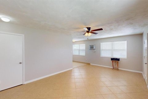 Villa ou maison à vendre à North Port, Floride: 2 chambres, 79.06 m2 № 1303514 - photo 8