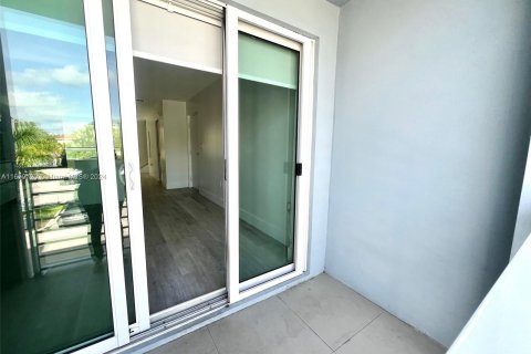 Copropriété à louer à Miami, Floride: 2 chambres, 123.1 m2 № 1364865 - photo 6