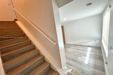 Copropriété à louer à Miami, Floride: 2 chambres, 123.1 m2 № 1364865 - photo 12