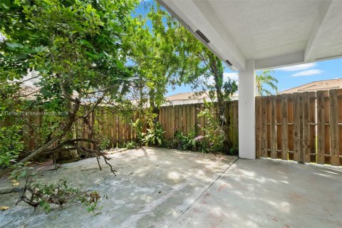 Adosado en venta en Miami, Florida, 3 dormitorios, 154.87 m2 № 1362229 - foto 24