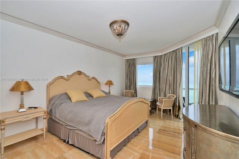 Condominio en venta en Sunny Isles Beach, Florida, 3 dormitorios, 205.69 m2 № 1172591 - foto 2