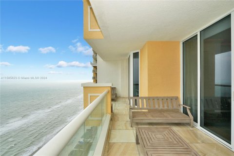 Condo in Sunny Isles Beach, Florida, 3 bedrooms  № 1172591 - photo 28