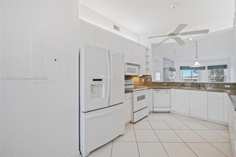 Condo in Tamarac, Florida, 2 bedrooms  № 1172594 - photo 11