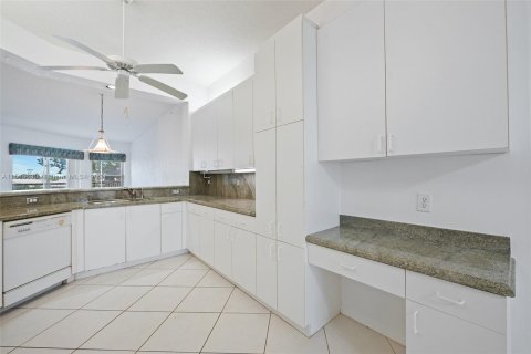 Condominio en venta en Tamarac, Florida, 2 dormitorios, 164.62 m2 № 1172594 - foto 10