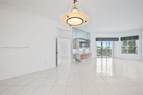 Condo in Tamarac, Florida, 2 bedrooms  № 1172594 - photo 5