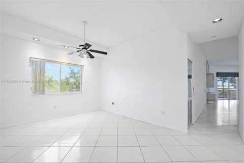 Condominio en venta en Tamarac, Florida, 2 dormitorios, 164.62 m2 № 1172594 - foto 14