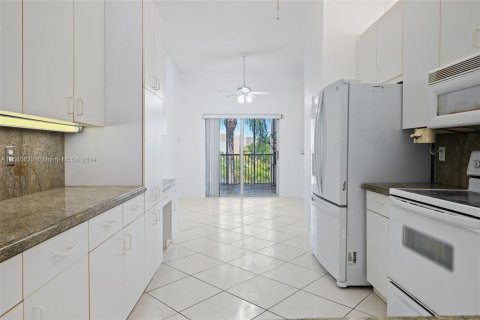 Condo in Tamarac, Florida, 2 bedrooms  № 1172594 - photo 12