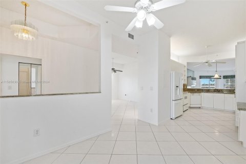 Condo in Tamarac, Florida, 2 bedrooms  № 1172594 - photo 9