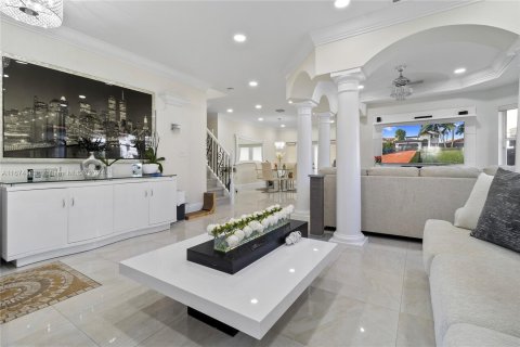 Casa en venta en Miami, Florida, 4 dormitorios, 193.05 m2 № 1397581 - foto 4