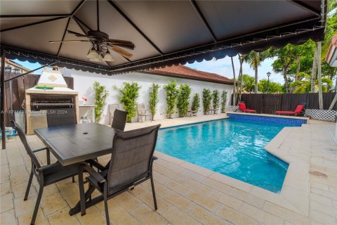 Casa en venta en Miami, Florida, 4 dormitorios, 193.05 m2 № 1397581 - foto 19