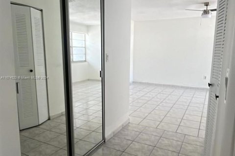 Adosado en alquiler en Miami, Florida, 3 dormitorios, 171.87 m2 № 1397688 - foto 11