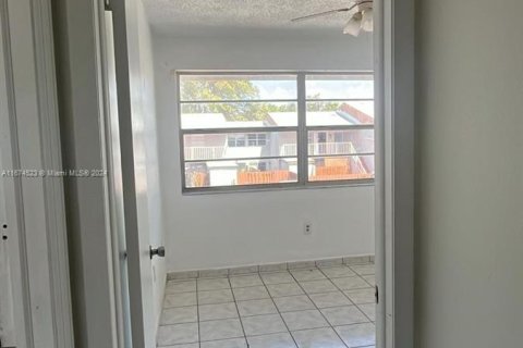 Adosado en alquiler en Miami, Florida, 3 dormitorios, 171.87 m2 № 1397688 - foto 7