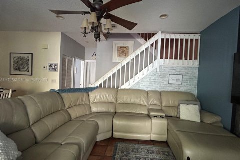 House in Coconut Creek, Florida 4 bedrooms, 188.22 sq.m. № 789123 - photo 10
