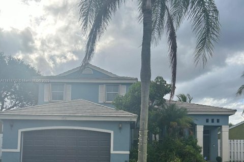 Casa en venta en Coconut Creek, Florida, 4 dormitorios, 188.22 m2 № 789123 - foto 1