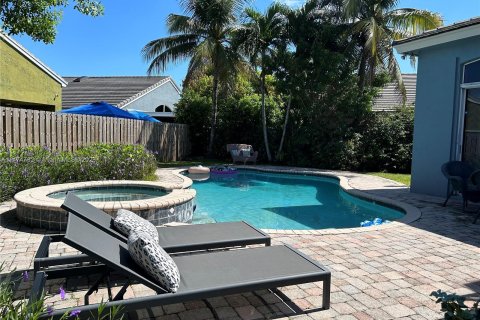 House in Coconut Creek, Florida 4 bedrooms, 188.22 sq.m. № 789123 - photo 28