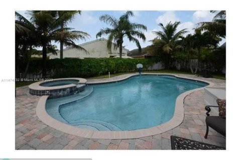 Villa ou maison à vendre à Coconut Creek, Floride: 4 chambres, 188.22 m2 № 789123 - photo 30