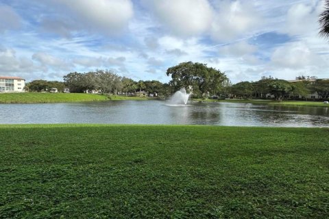 Condo in Coconut Creek, Florida, 2 bedrooms  № 970352 - photo 7