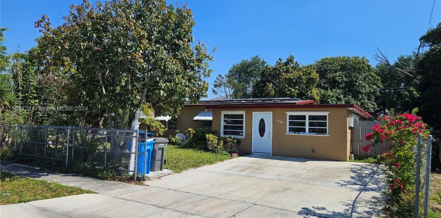 House in West Park, Florida 4 bedrooms, 157.56 sq.m. № 1100594