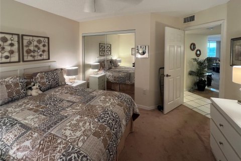 Condominio en venta en Tamarac, Florida, 2 dormitorios, 112.88 m2 № 1000527 - foto 9