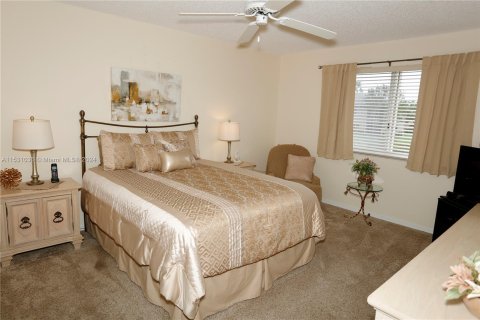 Condominio en venta en Tamarac, Florida, 2 dormitorios, 112.88 m2 № 1000527 - foto 2