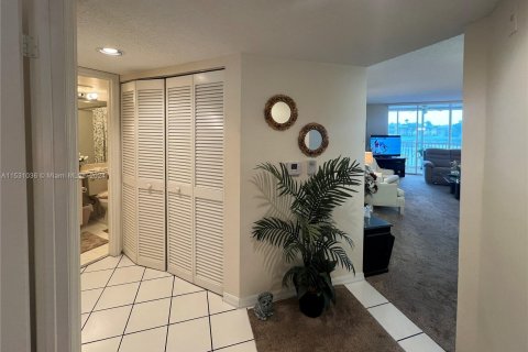 Condominio en venta en Tamarac, Florida, 2 dormitorios, 112.88 m2 № 1000527 - foto 13
