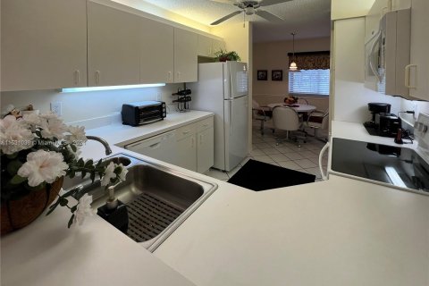 Condominio en venta en Tamarac, Florida, 2 dormitorios, 112.88 m2 № 1000527 - foto 17
