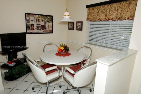 Condominio en venta en Tamarac, Florida, 2 dormitorios, 112.88 m2 № 1000527 - foto 19