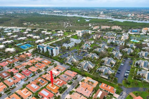 Condo in Jupiter, Florida, 2 bedrooms  № 970565 - photo 1