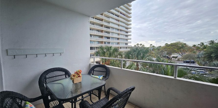 Condo in Fort Lauderdale, Florida, 1 bedroom  № 970517