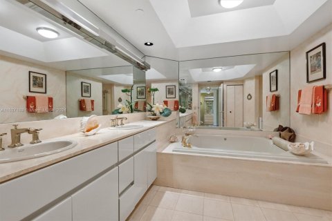 Condo in Aventura, Florida, 3 bedrooms  № 990977 - photo 18