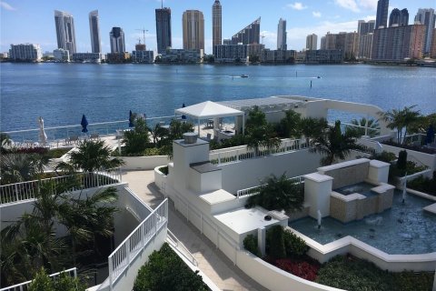 Condominio en venta en Aventura, Florida, 3 dormitorios, 247.58 m2 № 990977 - foto 24