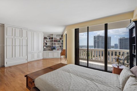 Condo in Aventura, Florida, 3 bedrooms  № 990977 - photo 16