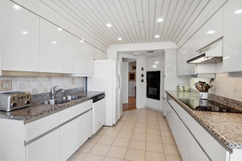 Condo in Aventura, Florida, 3 bedrooms  № 990977 - photo 14