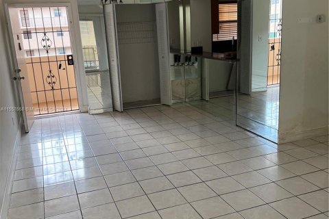 Copropriété à vendre à Miami, Floride: 2 chambres, 103.12 m2 № 1080990 - photo 5