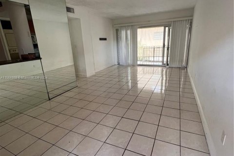 Copropriété à vendre à Miami, Floride: 2 chambres, 103.12 m2 № 1080990 - photo 4