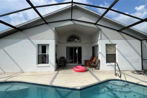 House in Davenport, Florida 4 bedrooms, 156.82 sq.m. № 1314095 - photo 26